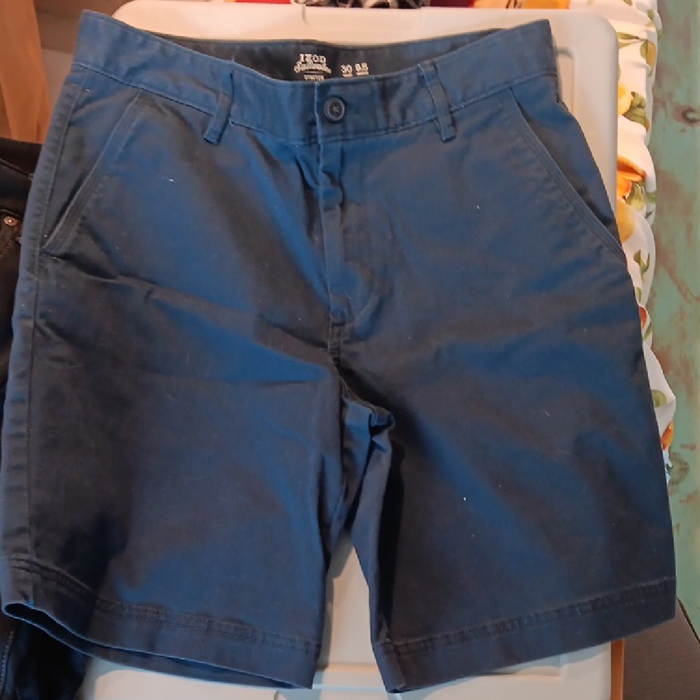Izod "Saltwater" Stretch Blue Flat Front Shorts